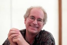 https://commons.wikimedia.org/wiki/File:Brewster_Kahle_2009.jpg